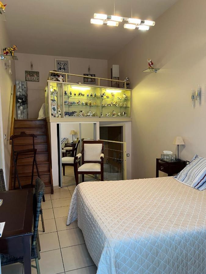 Hotel Le Manoir Aux Vaches Івто Екстер'єр фото